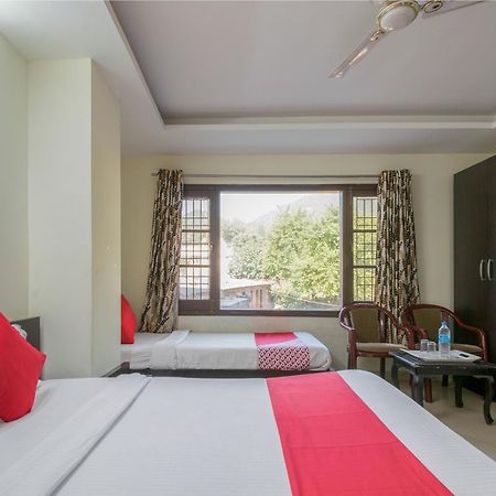 קטרה Oyo Hotel Triund Regency מראה חיצוני תמונה