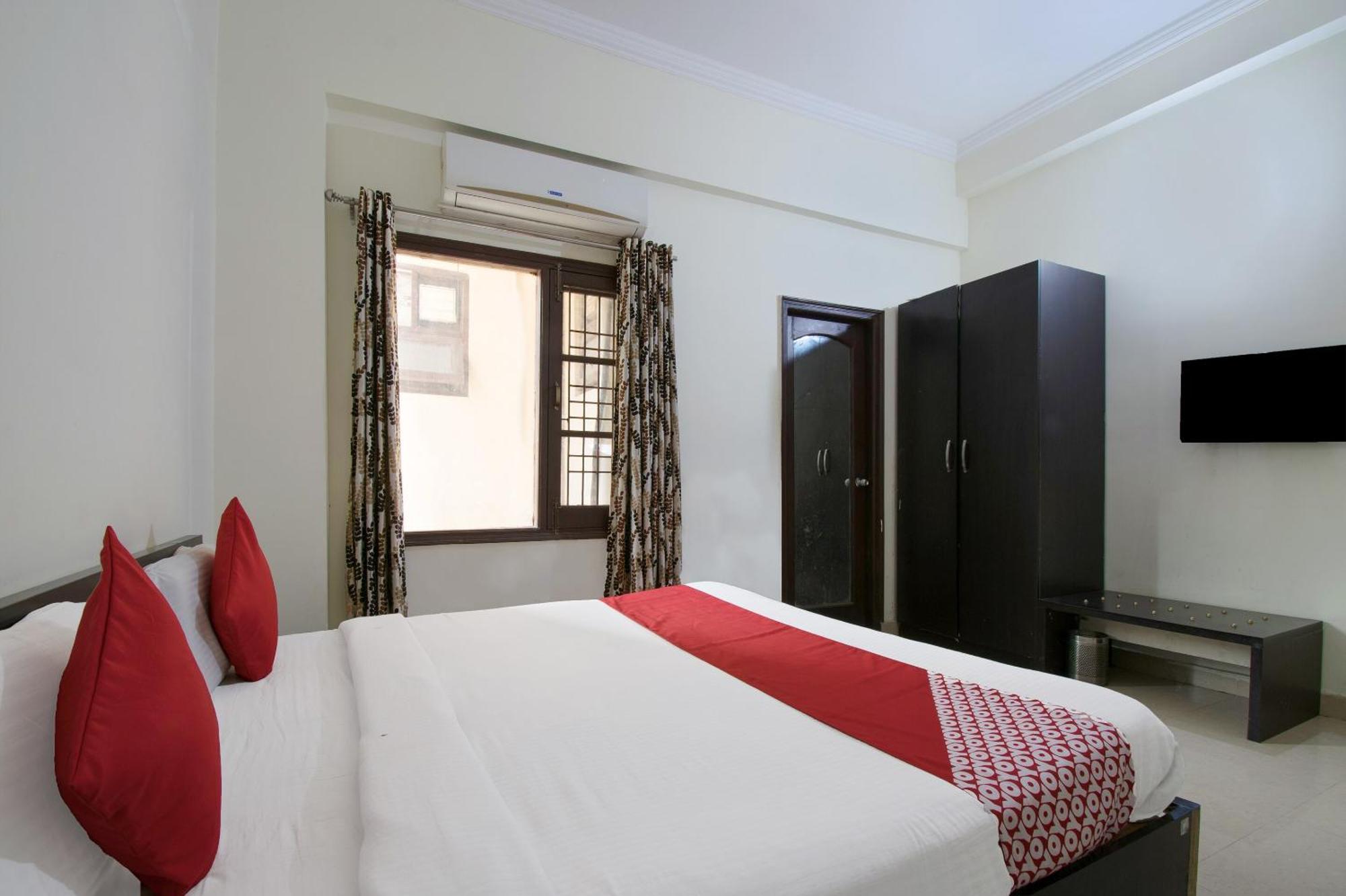 קטרה Oyo Hotel Triund Regency מראה חיצוני תמונה