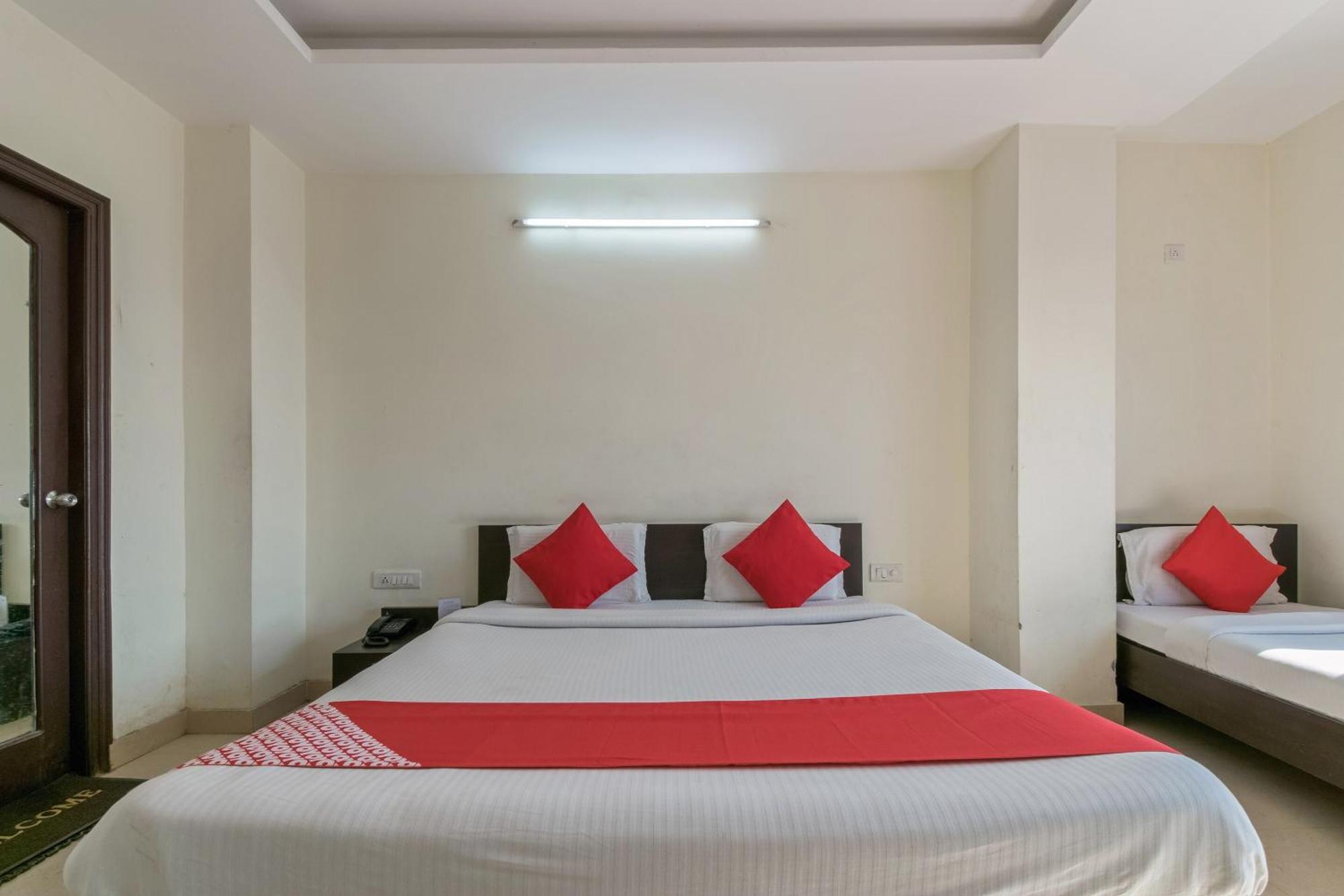 קטרה Oyo Hotel Triund Regency מראה חיצוני תמונה