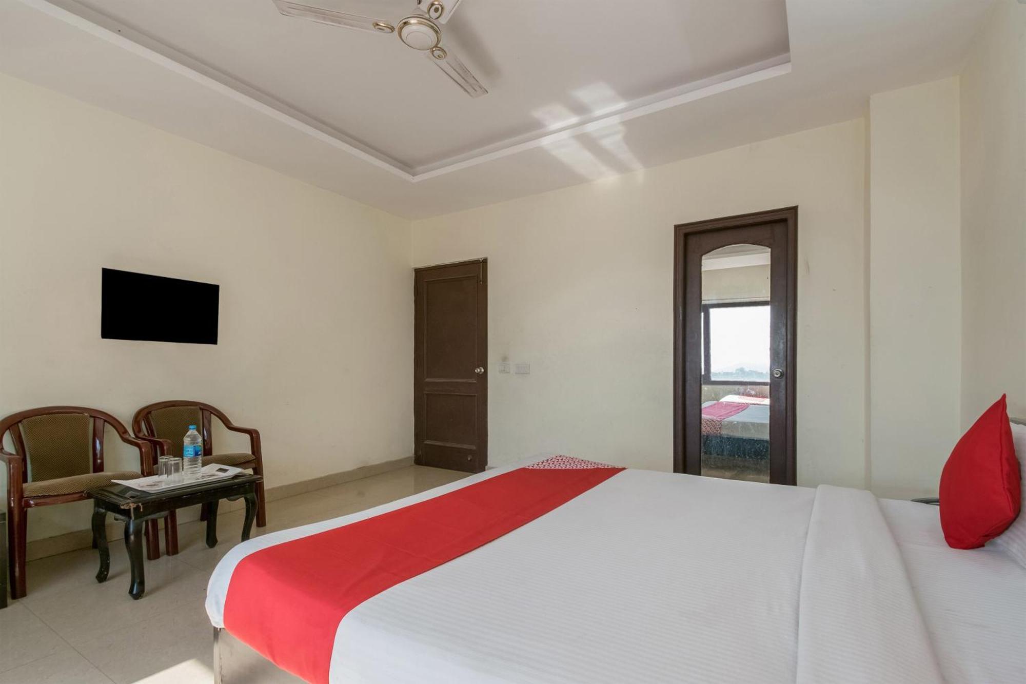 קטרה Oyo Hotel Triund Regency מראה חיצוני תמונה