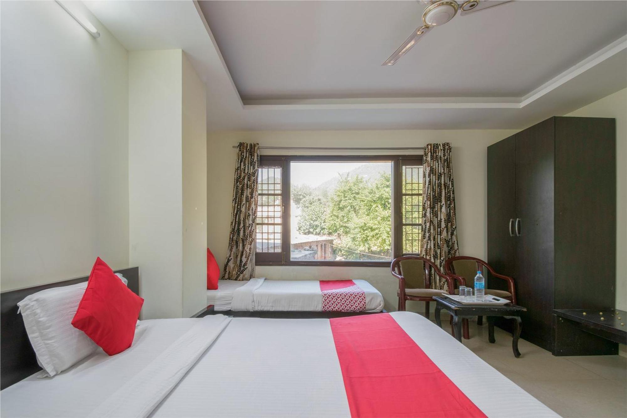 קטרה Oyo Hotel Triund Regency מראה חיצוני תמונה