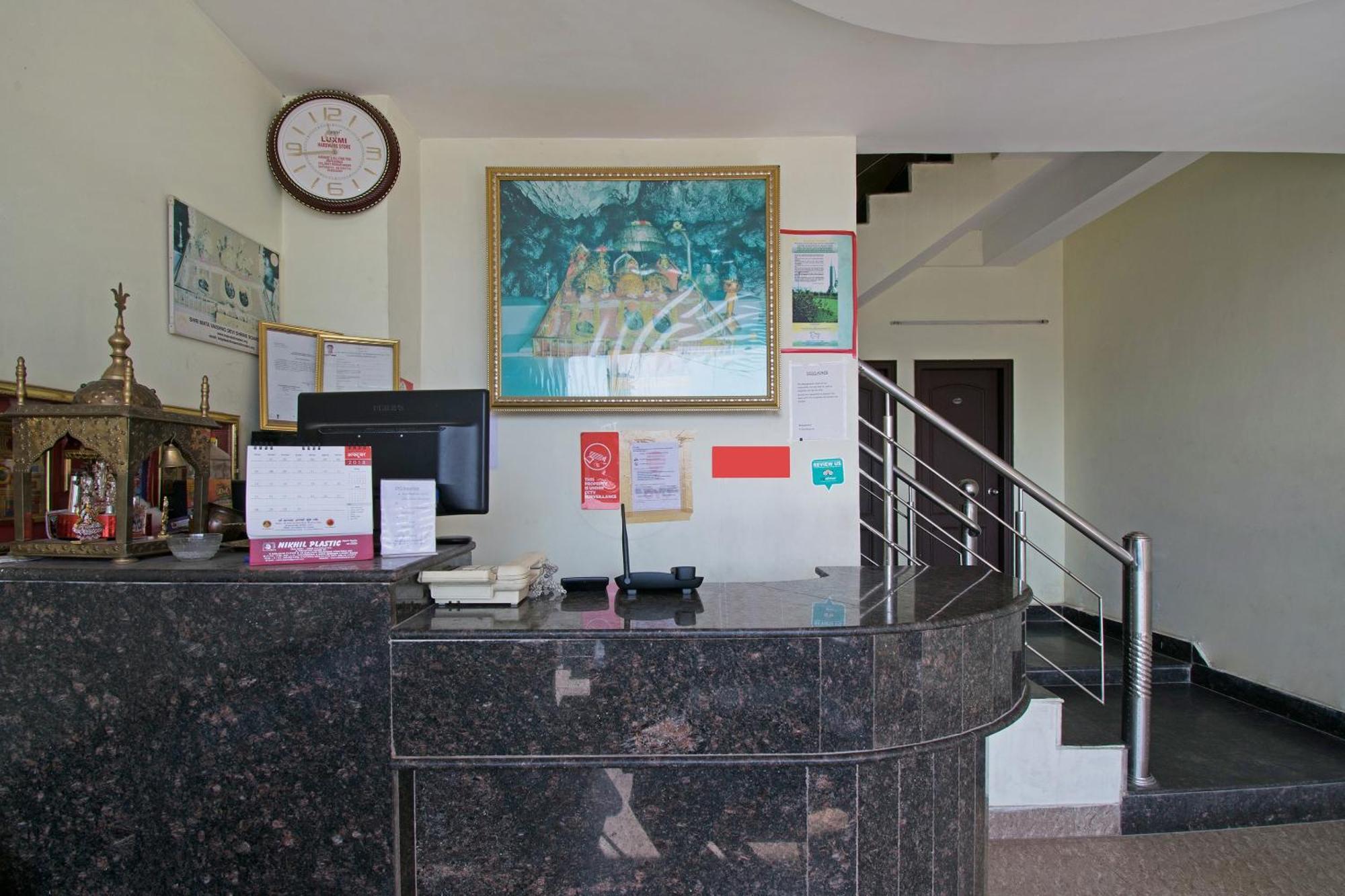 קטרה Oyo Hotel Triund Regency מראה חיצוני תמונה