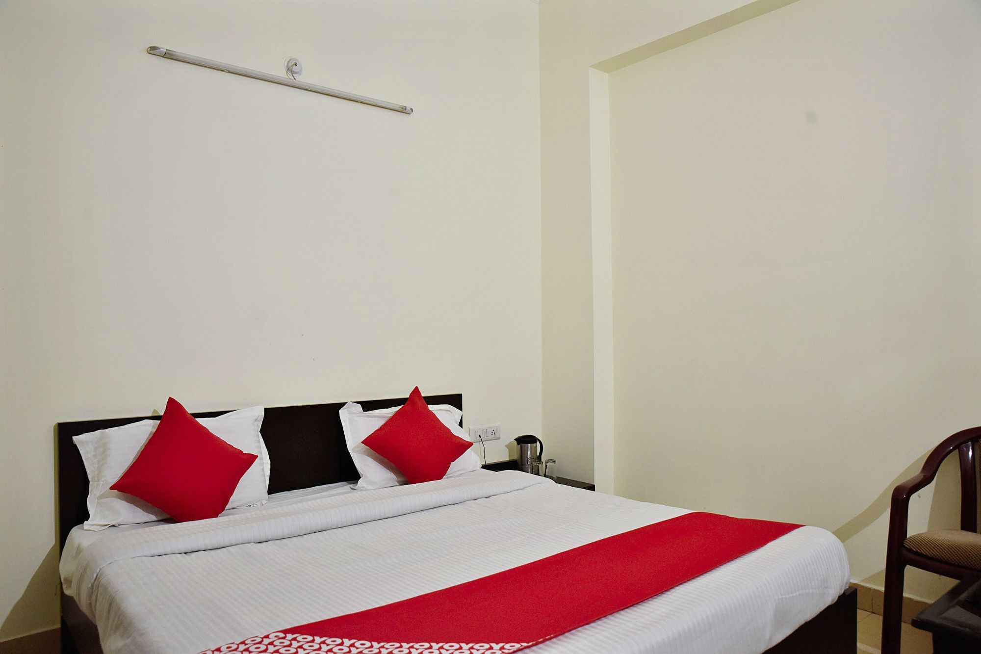 קטרה Oyo Hotel Triund Regency מראה חיצוני תמונה