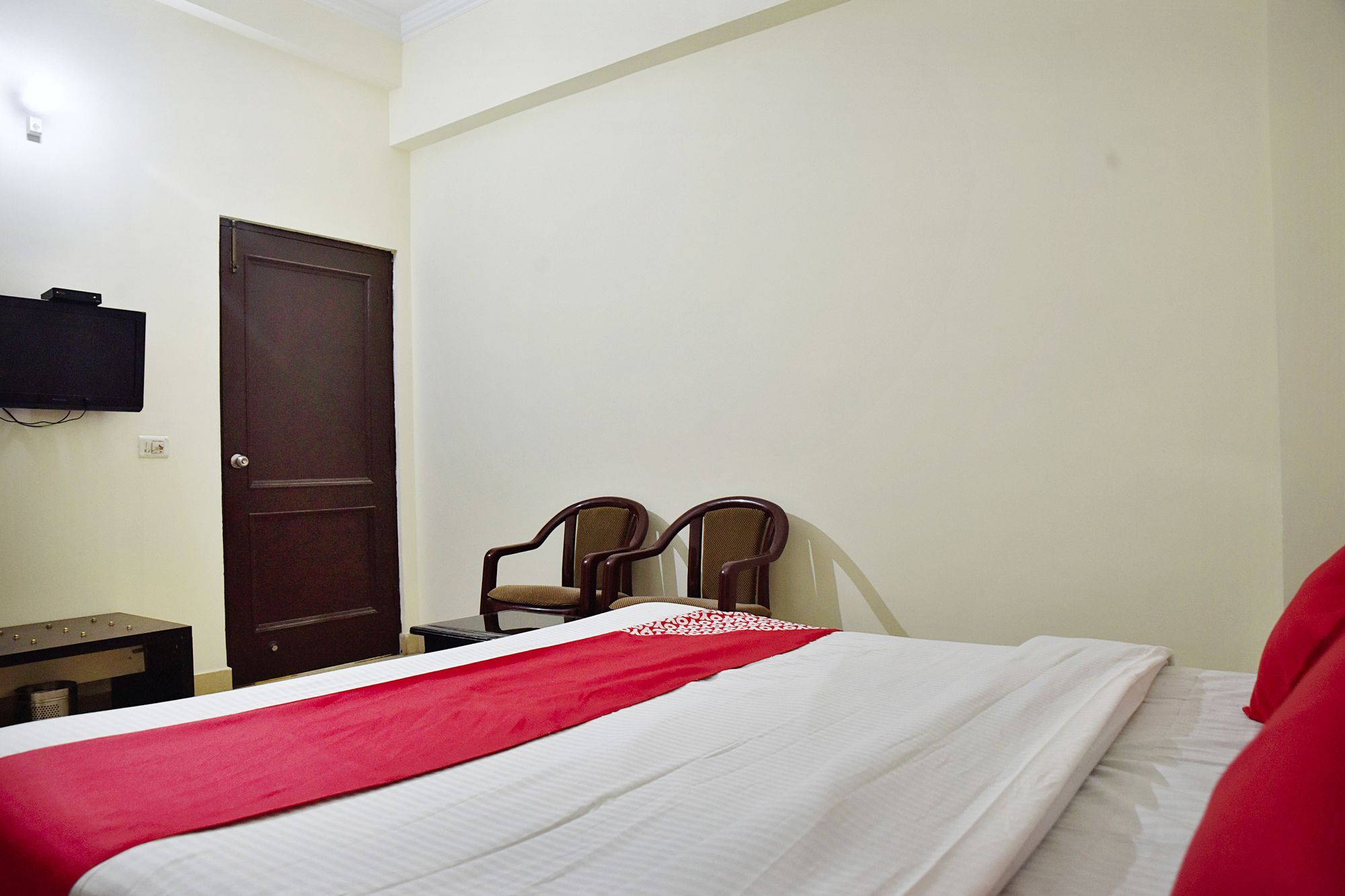 קטרה Oyo Hotel Triund Regency מראה חיצוני תמונה