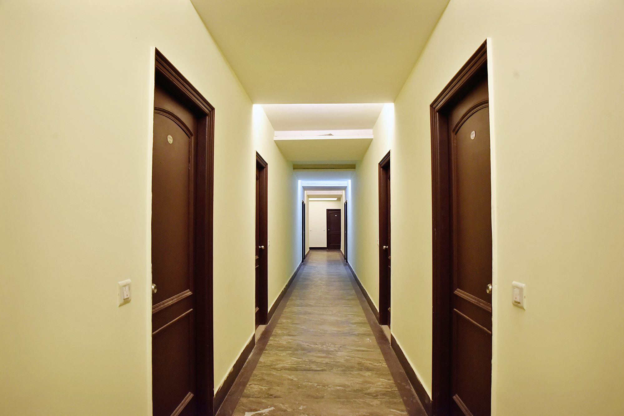 קטרה Oyo Hotel Triund Regency מראה חיצוני תמונה