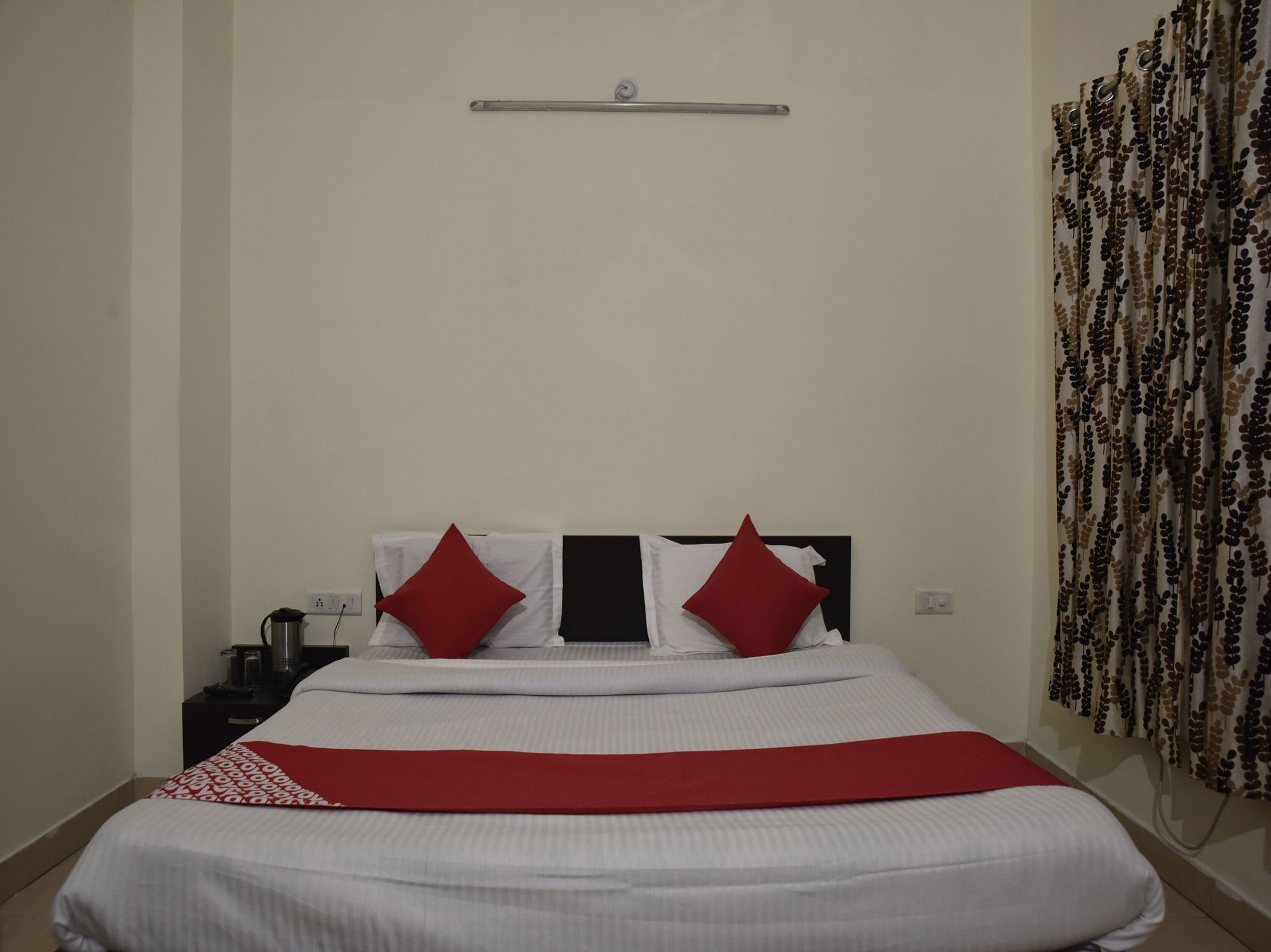 קטרה Oyo Hotel Triund Regency מראה חיצוני תמונה