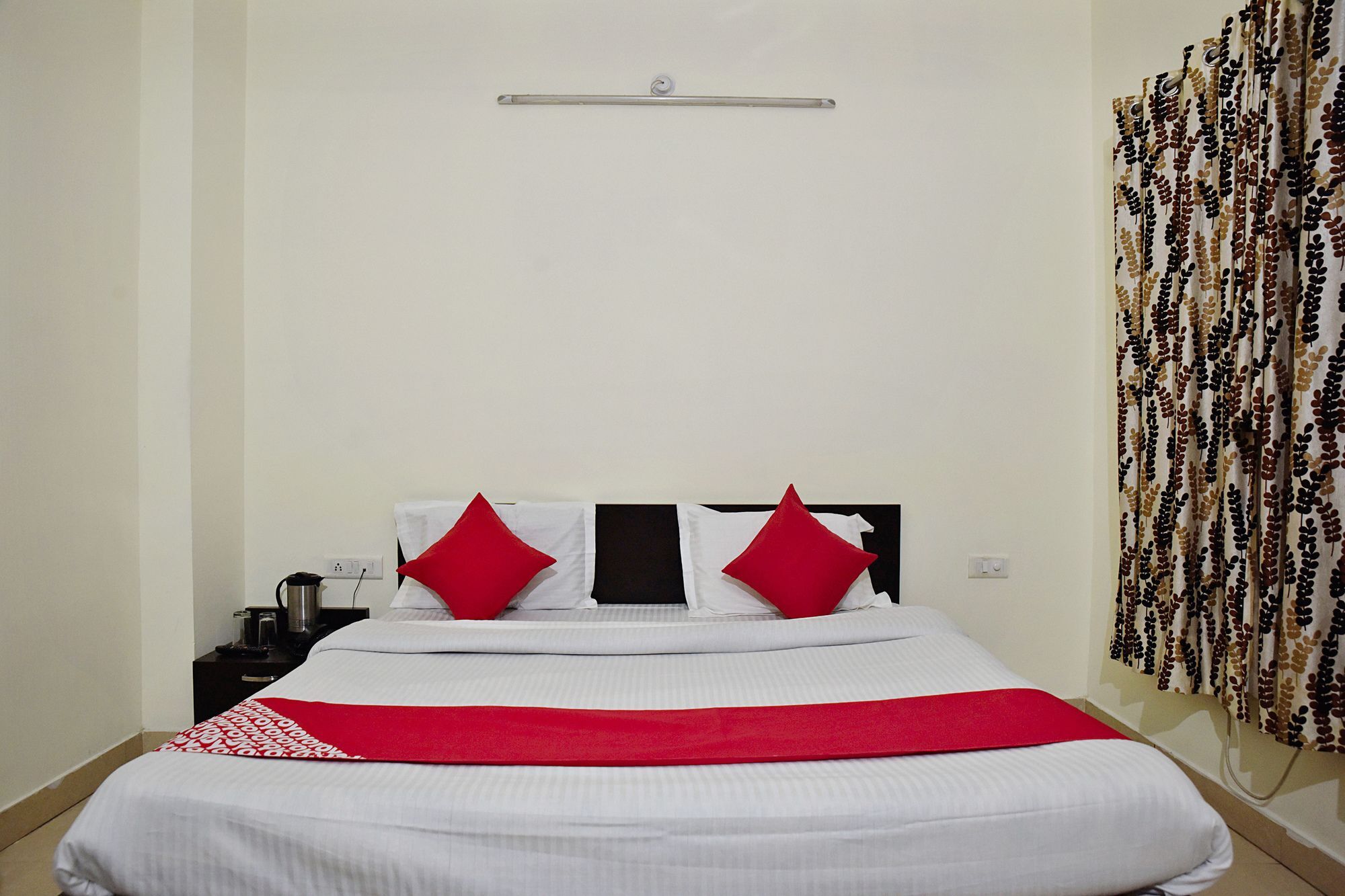 קטרה Oyo Hotel Triund Regency מראה חיצוני תמונה