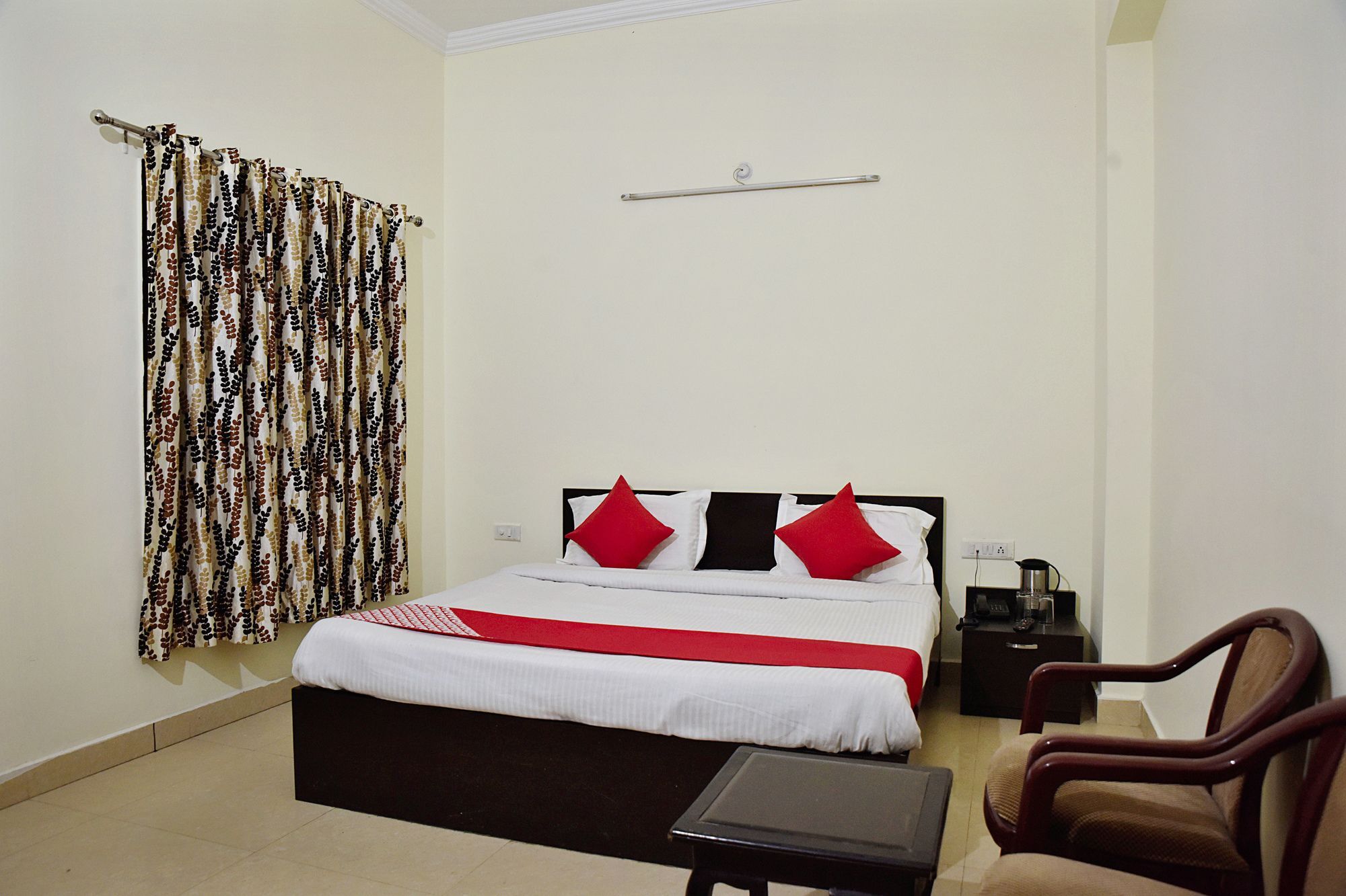 קטרה Oyo Hotel Triund Regency מראה חיצוני תמונה