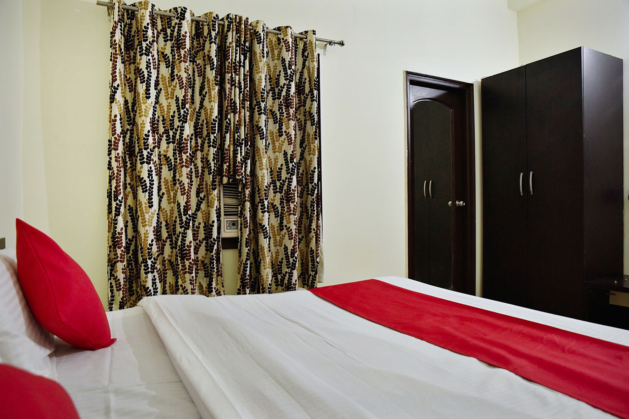 קטרה Oyo Hotel Triund Regency מראה חיצוני תמונה